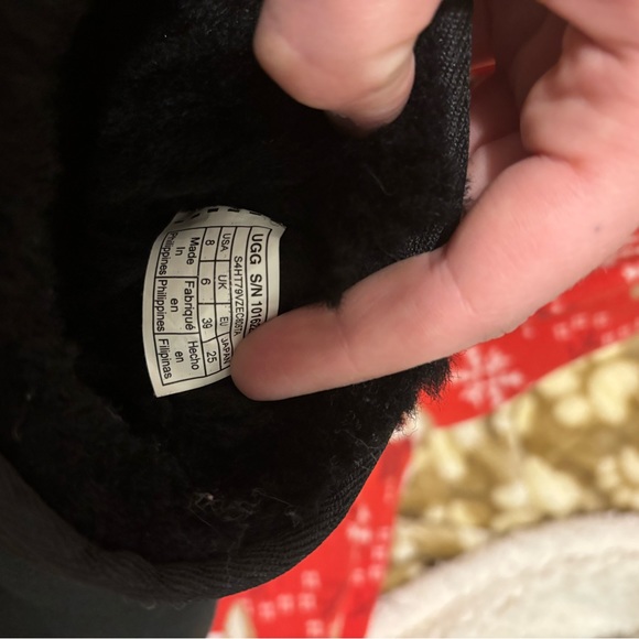 UGG Classic Mini II Boot - Picture 8 of 8